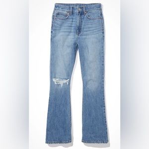 AMERICAN EAGLE Ripped Highest Waist ‘90s Flare Jean- 6S